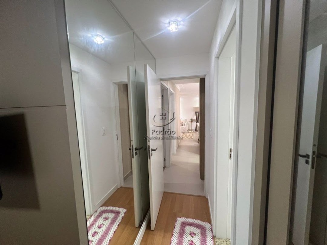 Apartamento à venda com 3 quartos, 97m² - Foto 2