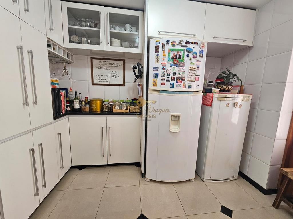 Casa à venda com 4 quartos, 200m² - Foto 25