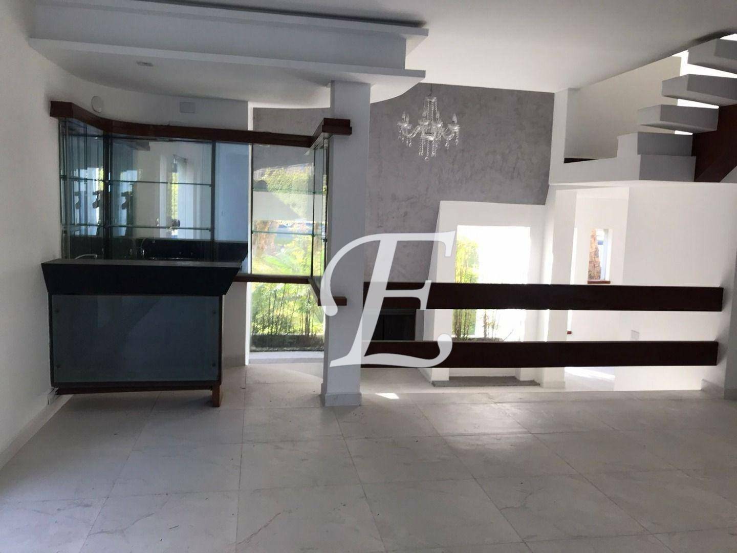 Casa de Condomínio para alugar com 4 quartos, 342m² - Foto 10