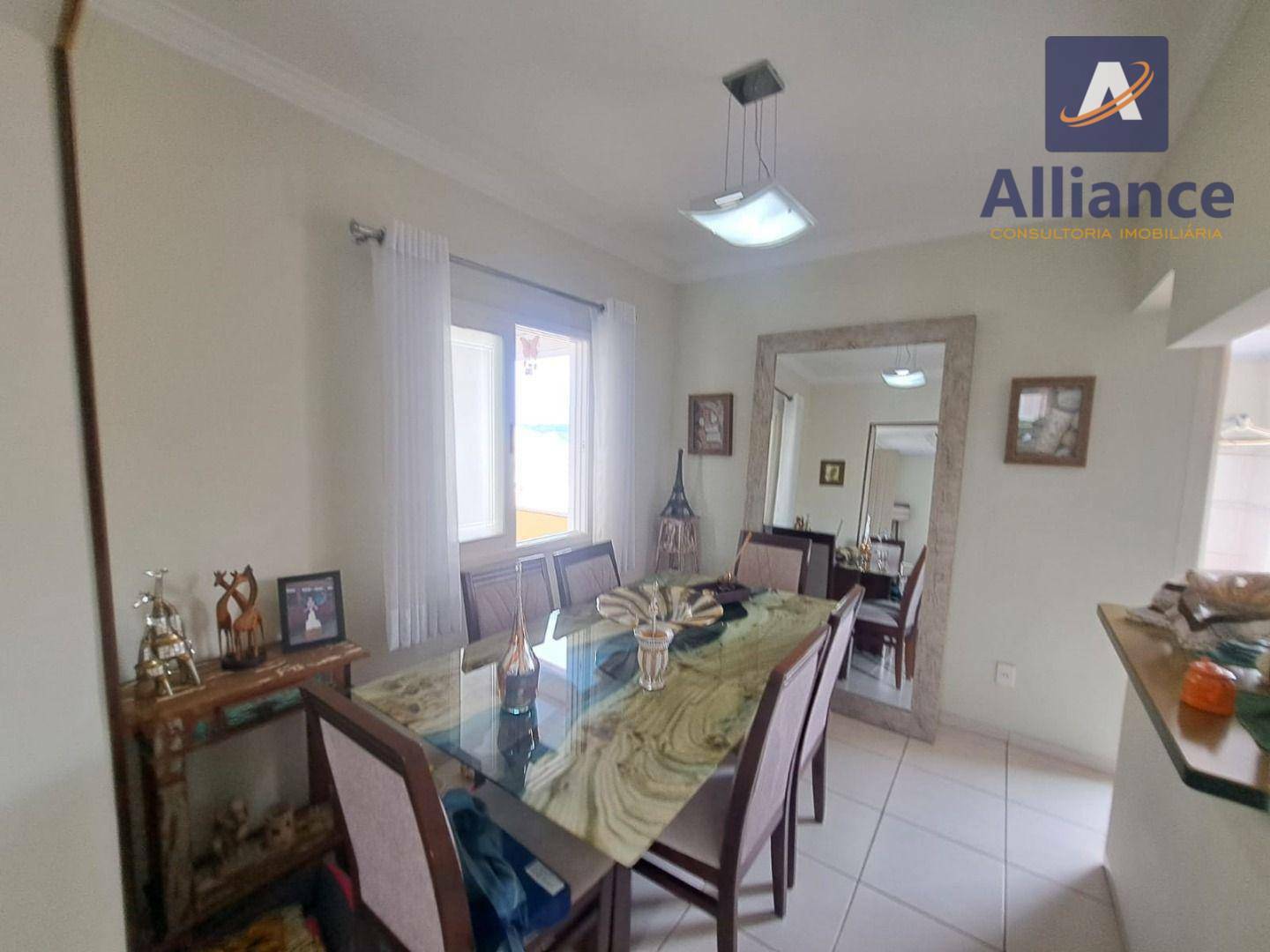 Casa à venda com 4 quartos, 170m² - Foto 14