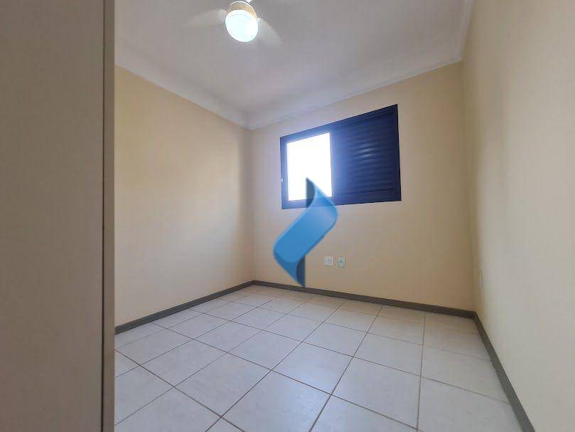 Apartamento para alugar com 3 quartos, 93m² - Foto 12