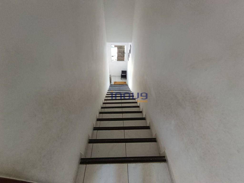 Casa à venda com 2 quartos, 96m² - Foto 11