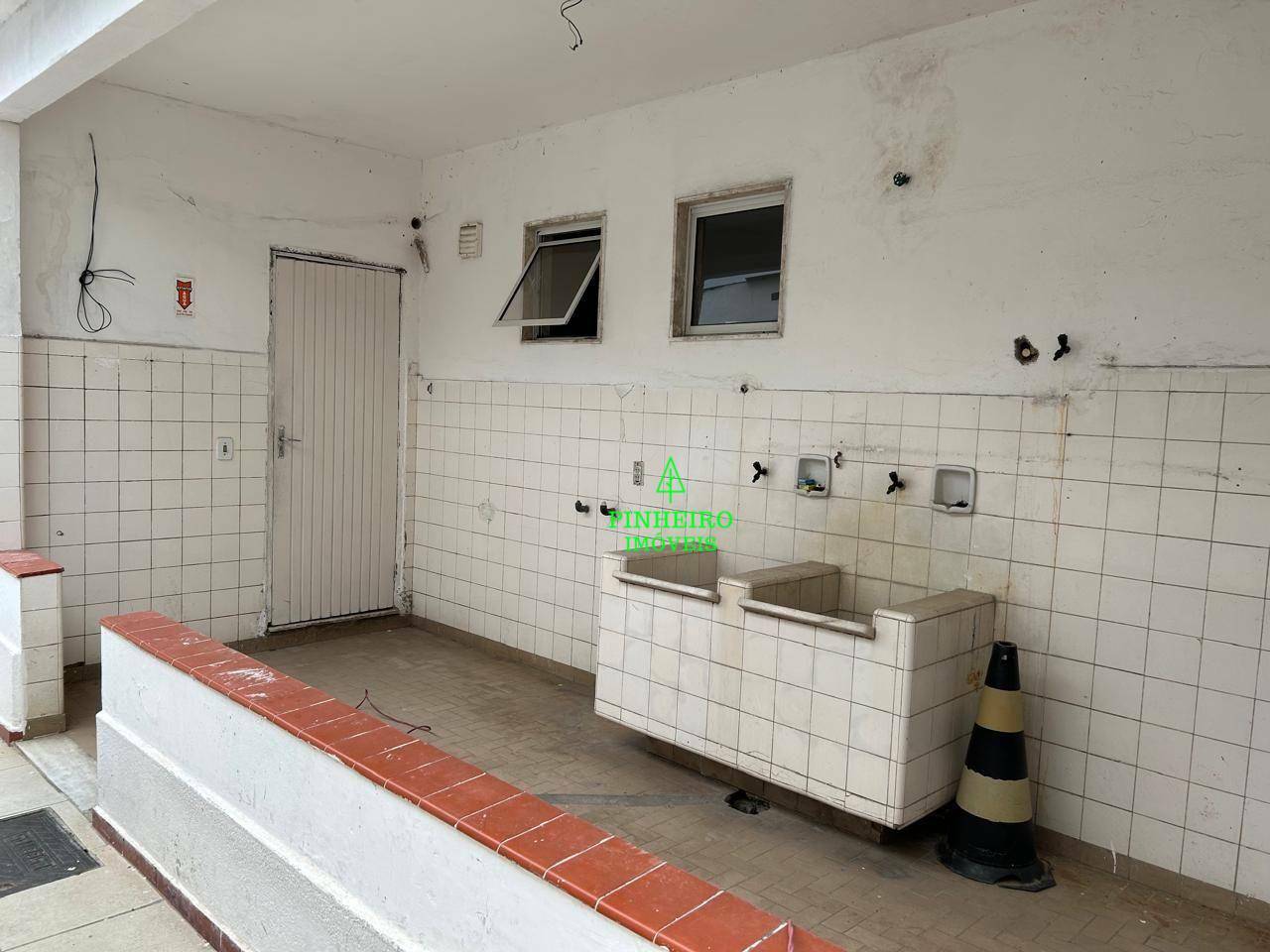 Casa à venda e aluguel com 2 quartos, 250m² - Foto 11