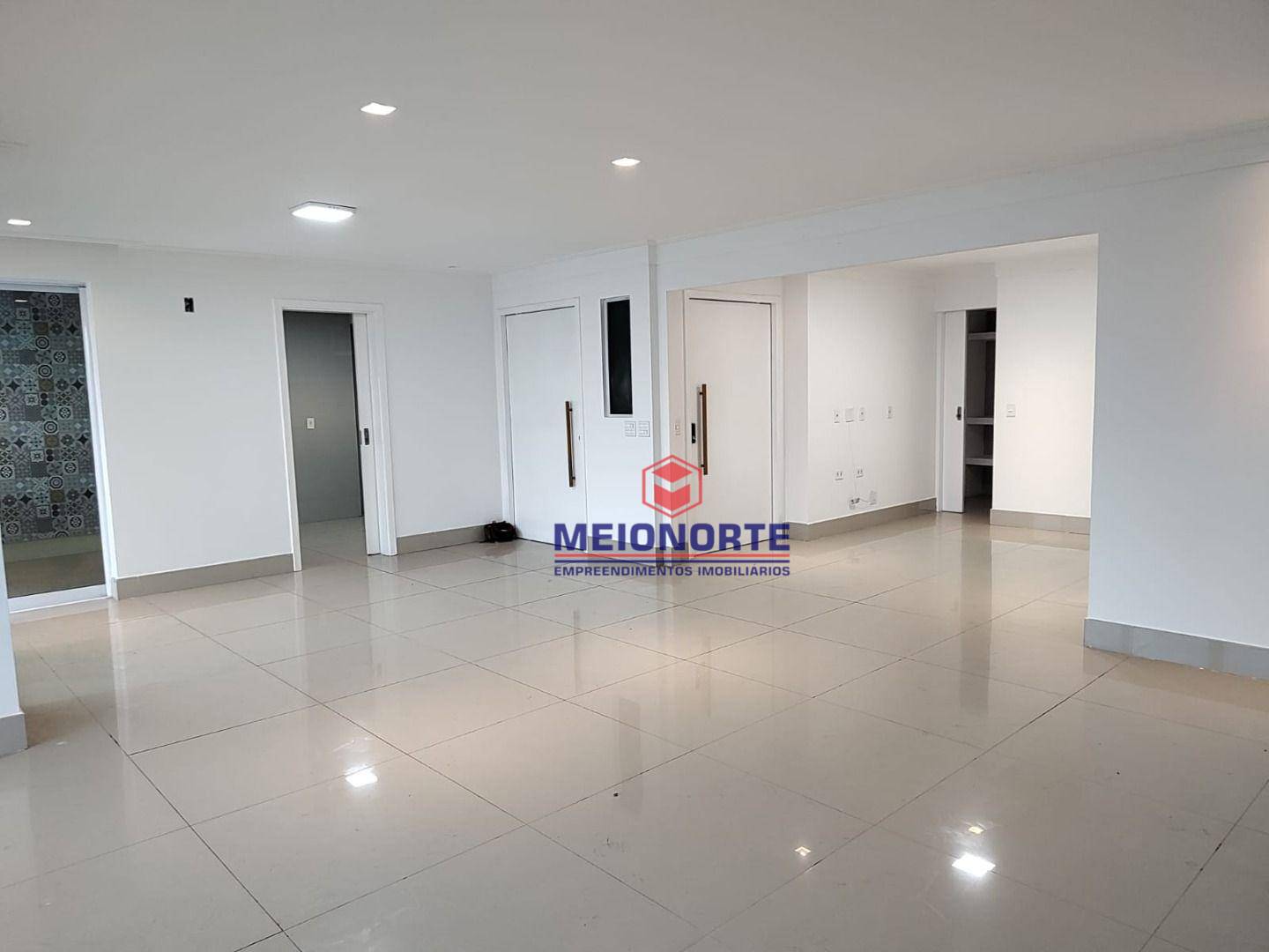 Apartamento para alugar com 4 quartos, 222m² - Foto 12