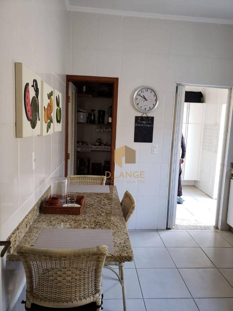 Casa à venda com 4 quartos, 250m² - Foto 11