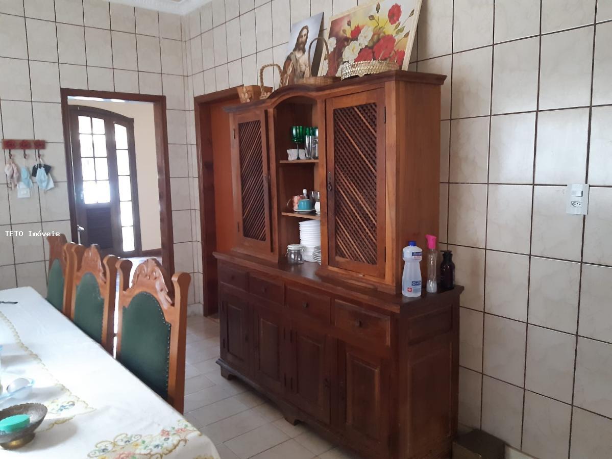 Casa à venda com 4 quartos, 200m² - Foto 16