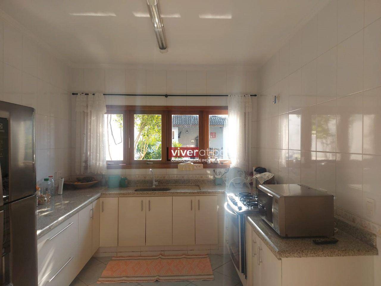 Casa à venda com 4 quartos, 244m² - Foto 9