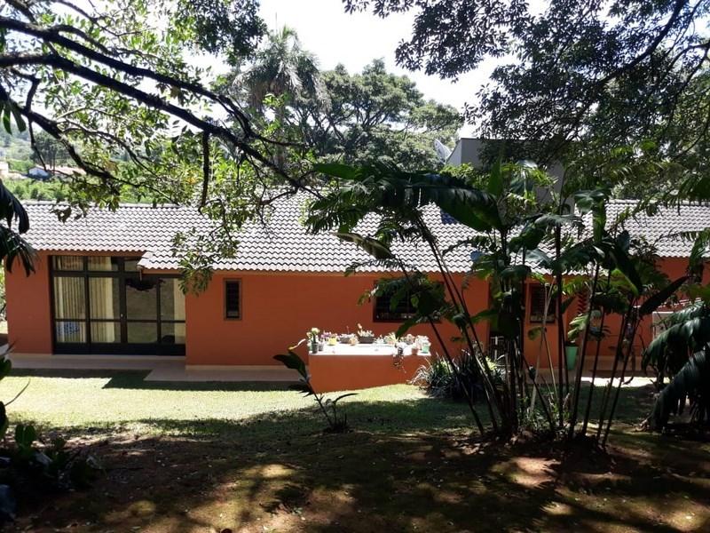 Casa de Condomínio à venda e aluguel com 3 quartos, 300m² - Foto 2