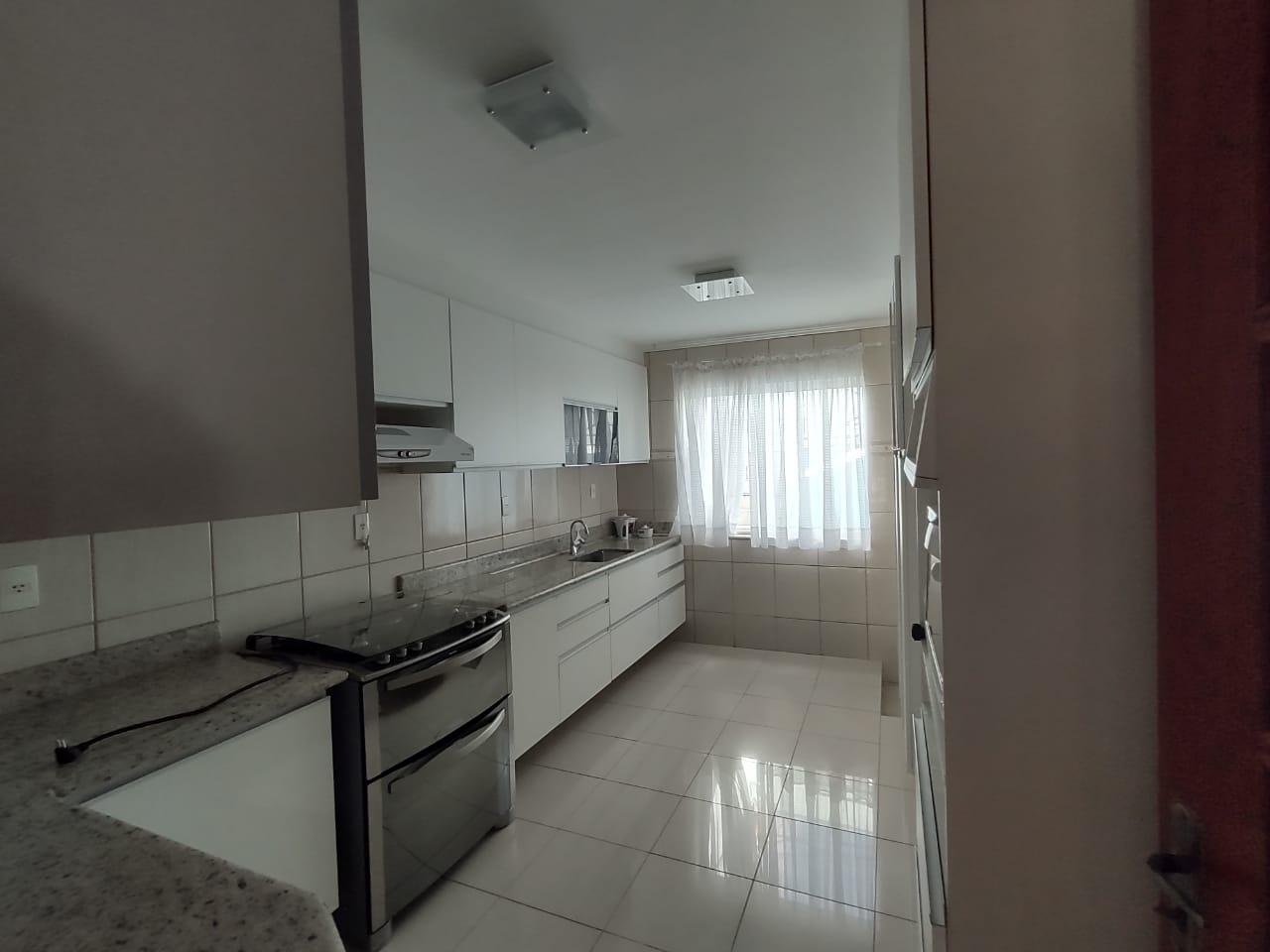 Casa à venda com 3 quartos, 291m² - Foto 4