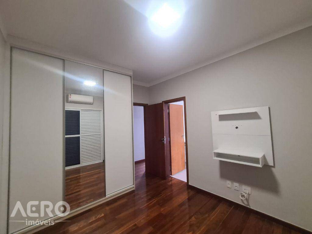 Casa de Condomínio à venda e aluguel com 3 quartos, 212m² - Foto 4