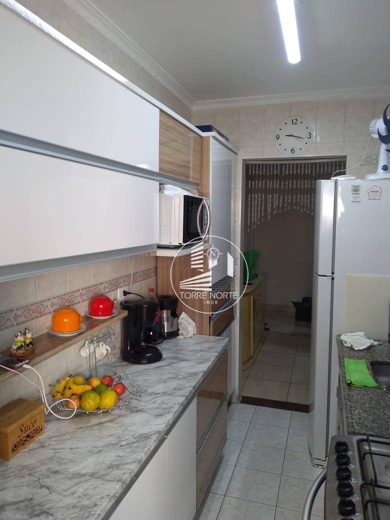 Apartamento à venda com 2 quartos, 64m² - Foto 11