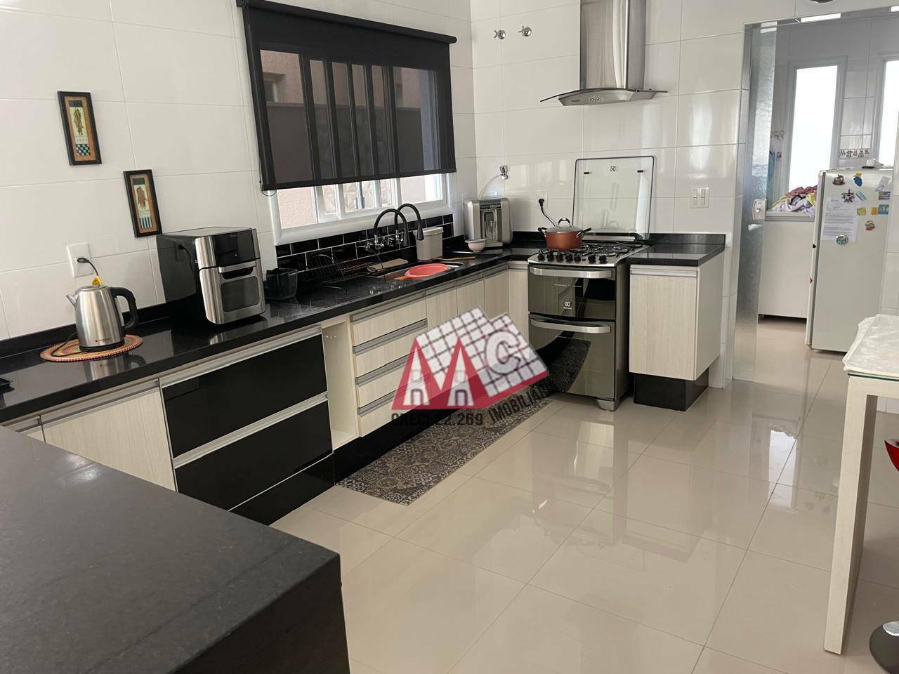 Sobrado à venda com 3 quartos, 234m² - Foto 18