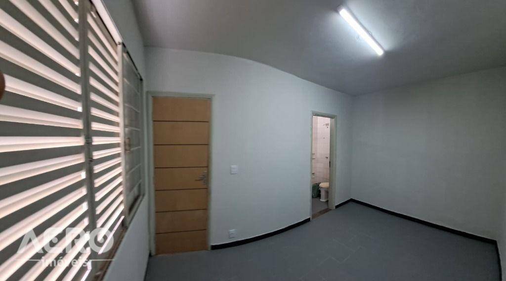 Casa para alugar com 7 quartos, 288m² - Foto 31