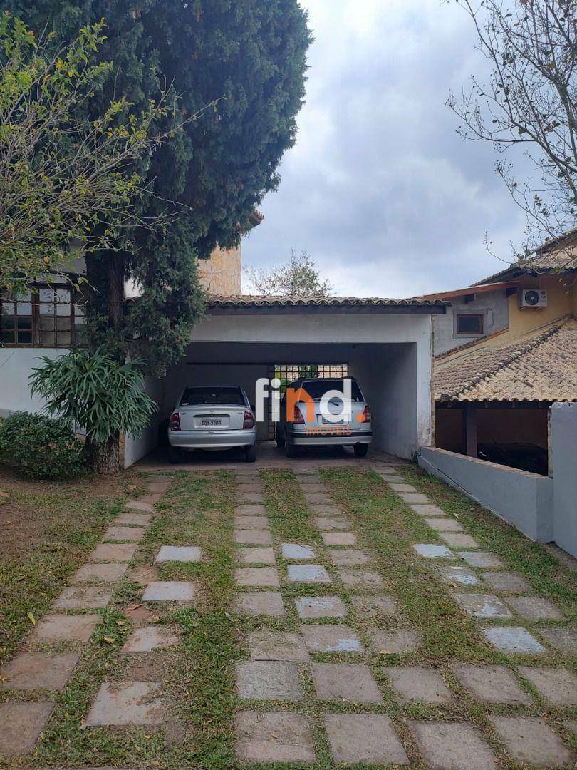 Casa de Condomínio à venda com 3 quartos, 300m² - Foto 2