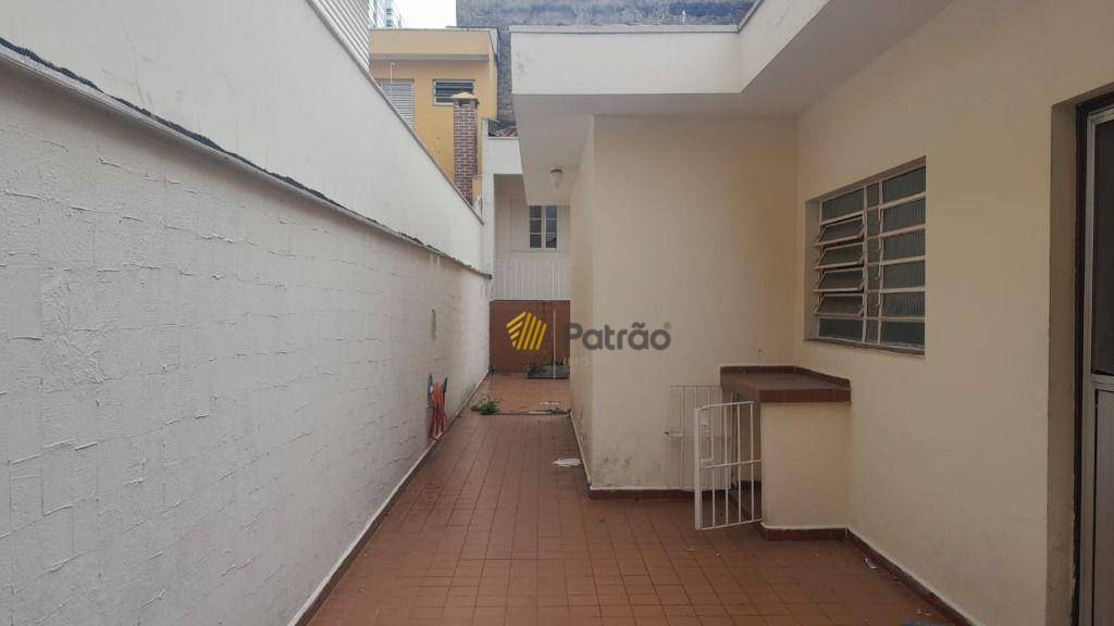 Casa para alugar com 4 quartos, 226m² - Foto 15