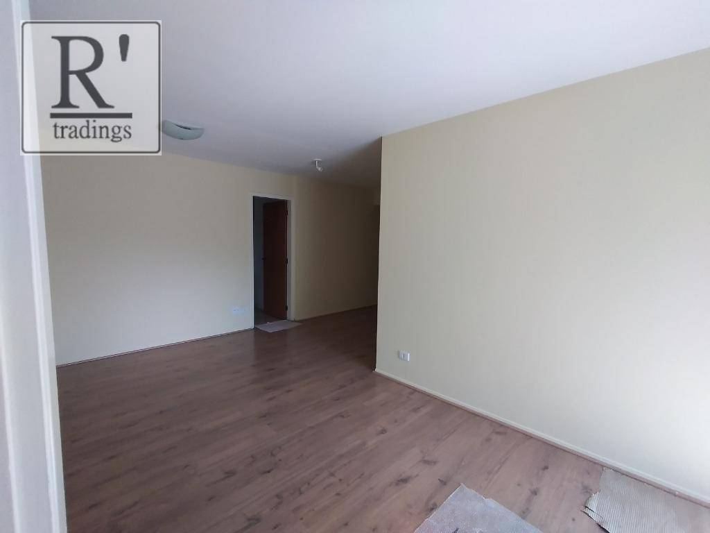 Apartamento à venda com 2 quartos, 65m² - Foto 4