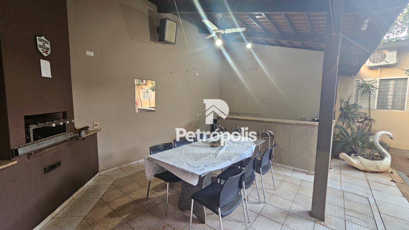 Casa à venda com 3 quartos, 260m² - Foto 15