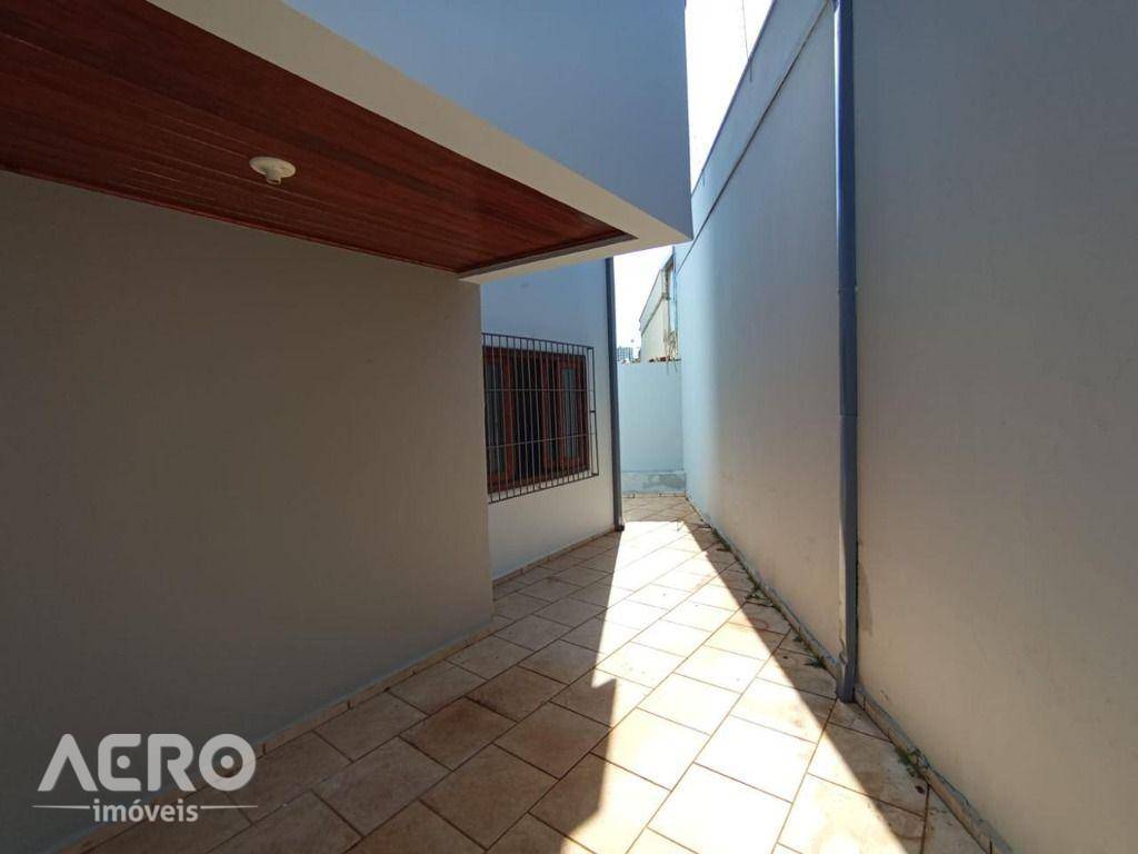 Casa à venda com 4 quartos, 189m² - Foto 11