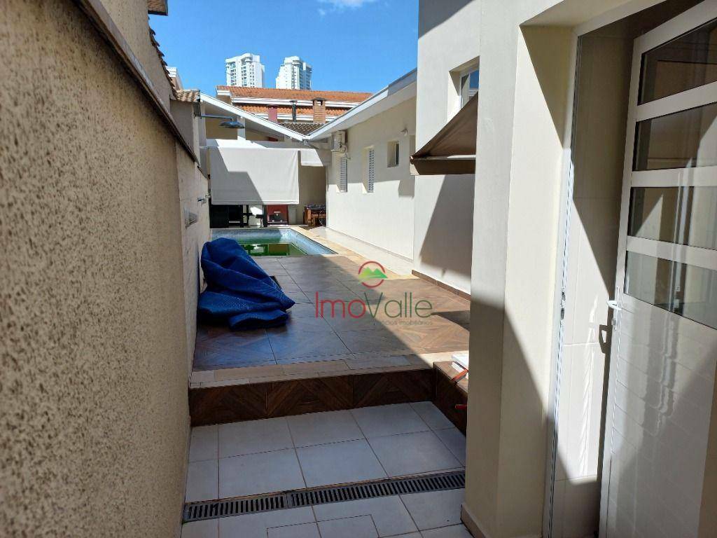 Casa de Condomínio à venda com 3 quartos, 320m² - Foto 31