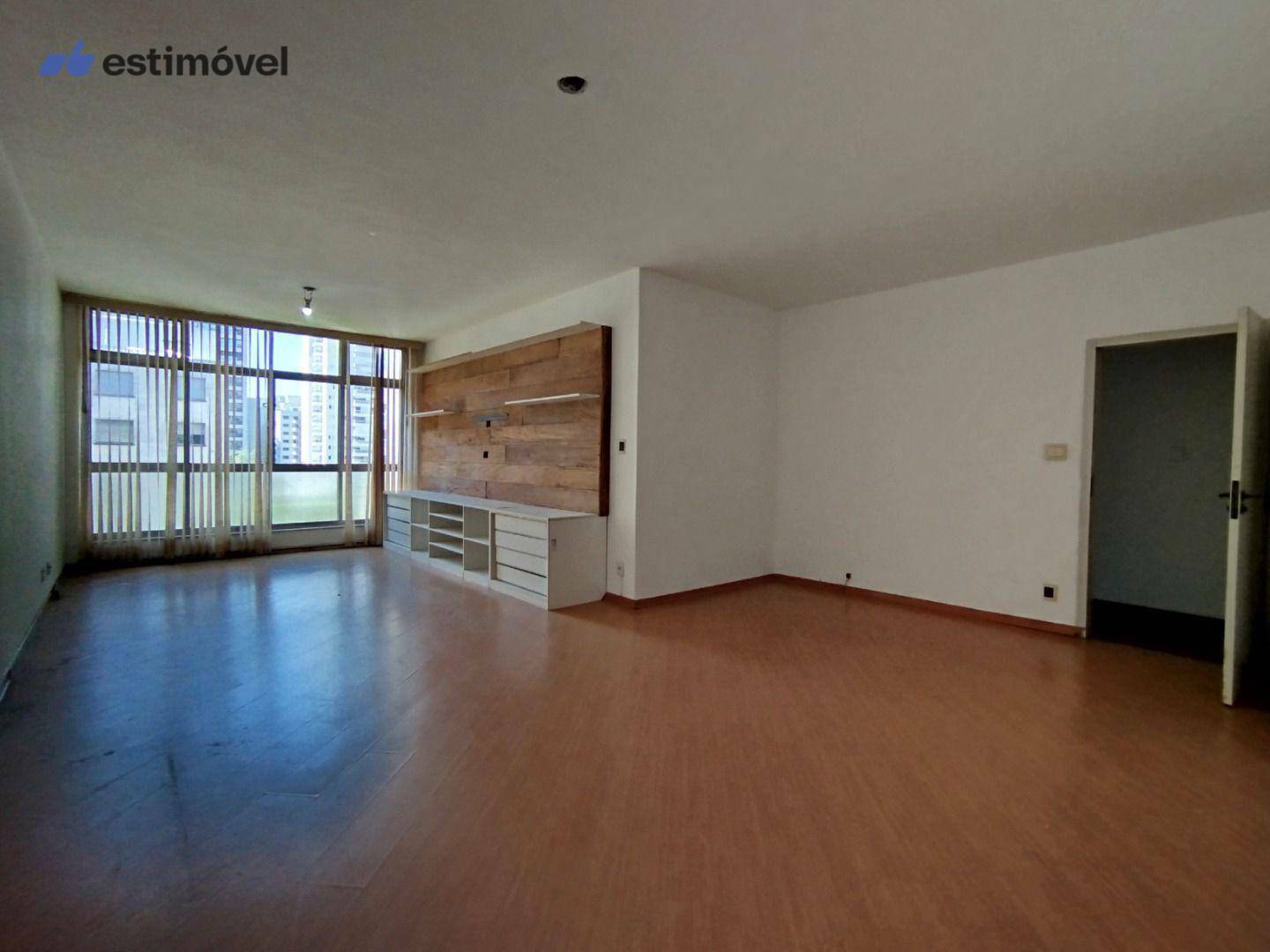 Apartamento à venda com 3 quartos, 138m² - Foto 1