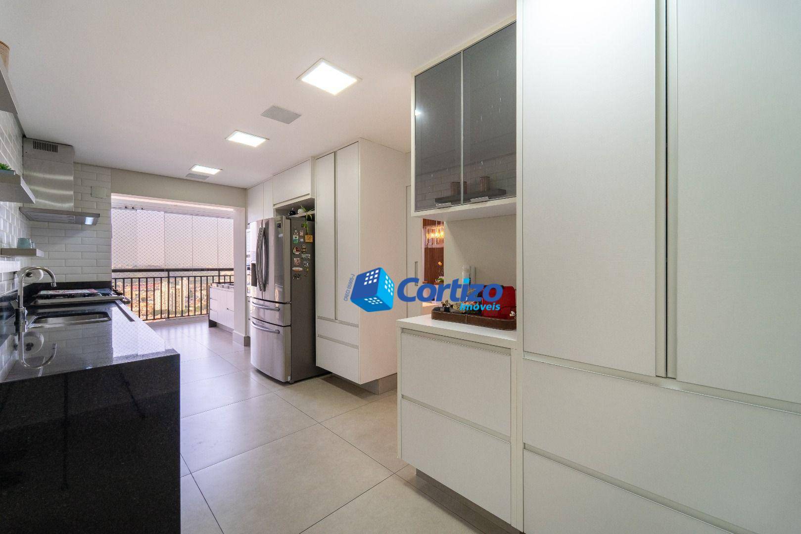Apartamento à venda com 3 quartos, 271m² - Foto 31