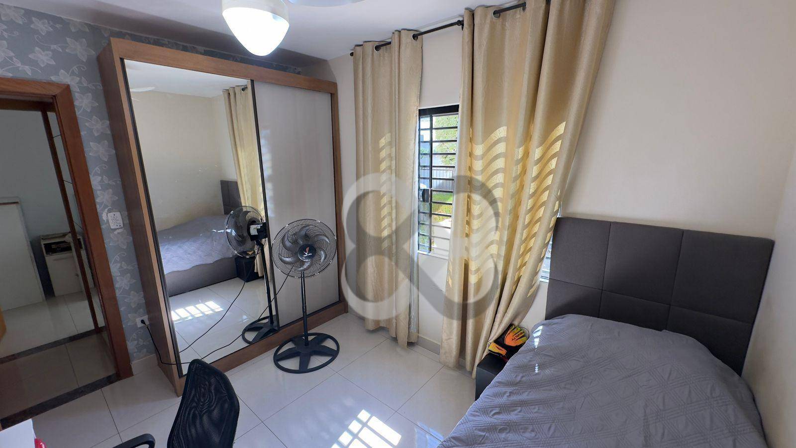 Casa à venda com 4 quartos, 140m² - Foto 3