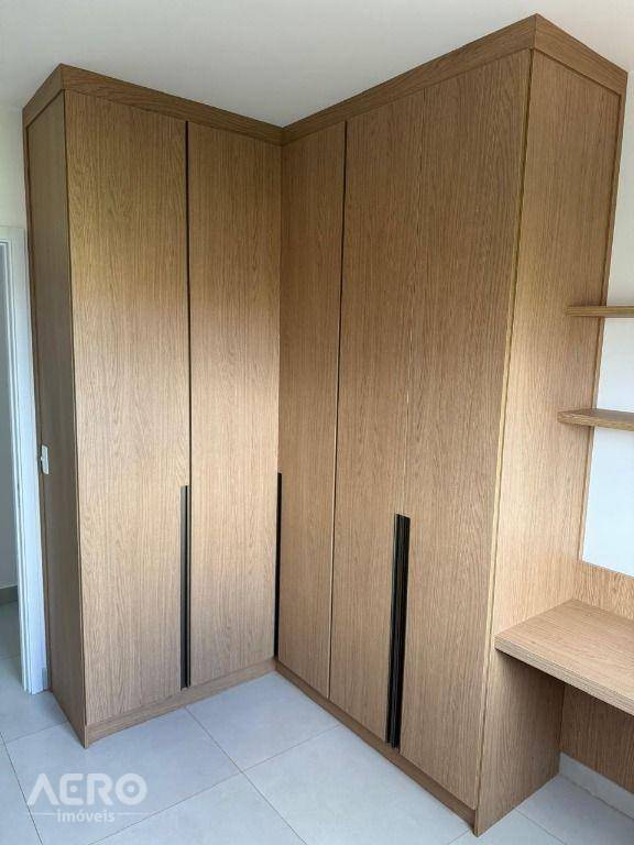 Apartamento para alugar com 2 quartos, 64m² - Foto 4
