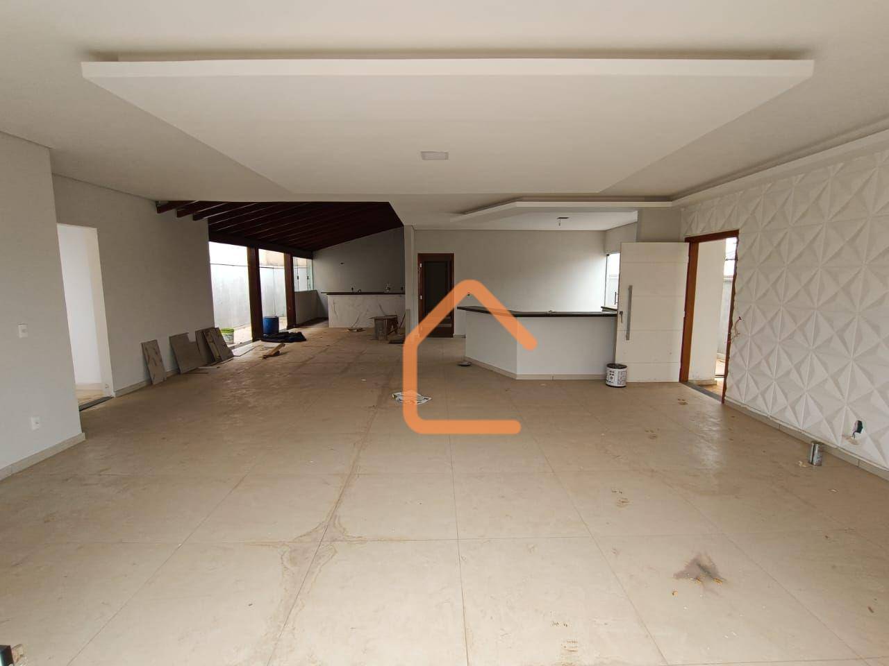 Casa à venda com 3 quartos, 250m² - Foto 3