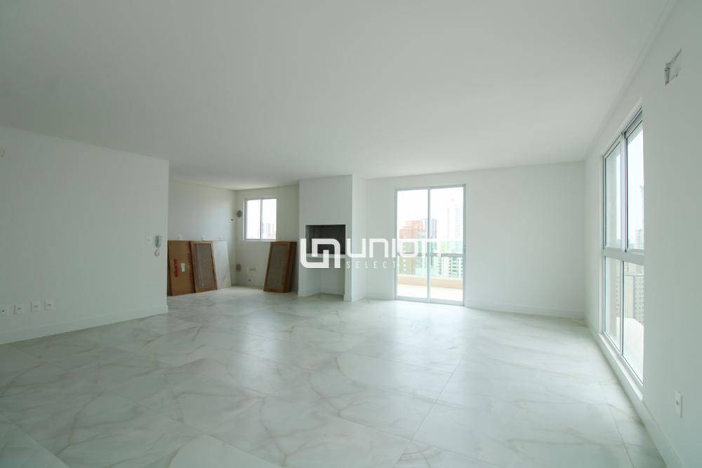 Apartamento à venda com 4 quartos, 193m² - Foto 21