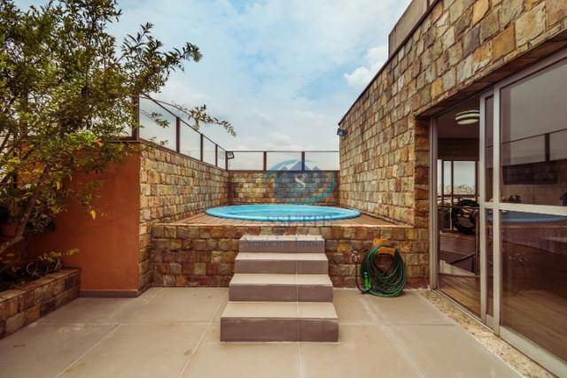 Cobertura, 3 quartos, 220 m² - Foto 2