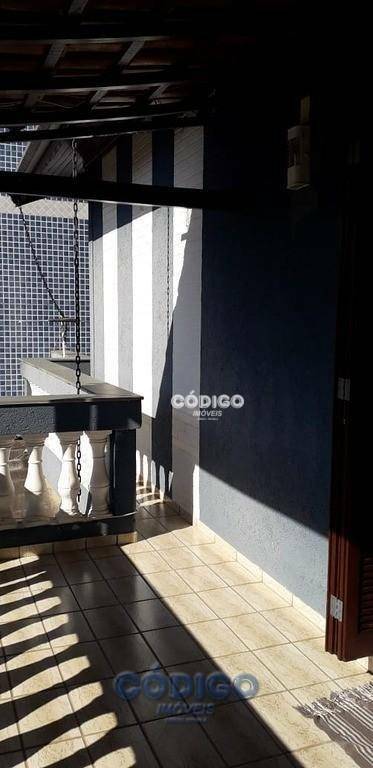 Sobrado à venda com 4 quartos, 250m² - Foto 4