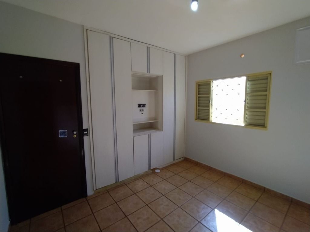 Casa à venda com 3 quartos, 220m² - Foto 9