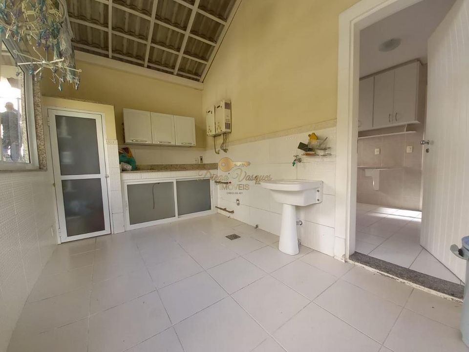 Casa de Condomínio à venda com 4 quartos, 232m² - Foto 19