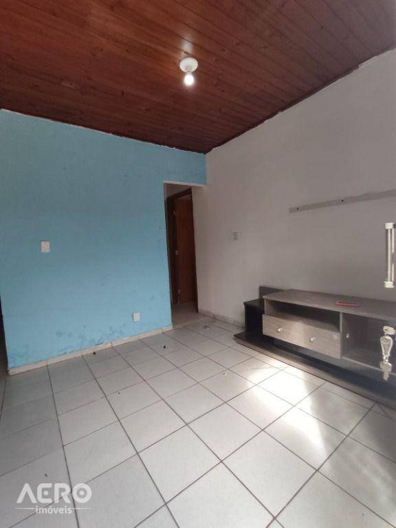 Casa à venda com 3 quartos, 120m² - Foto 1