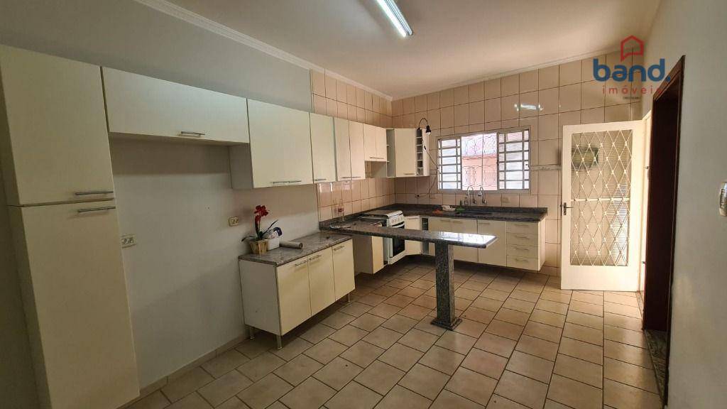 Casa à venda com 3 quartos, 241m² - Foto 12