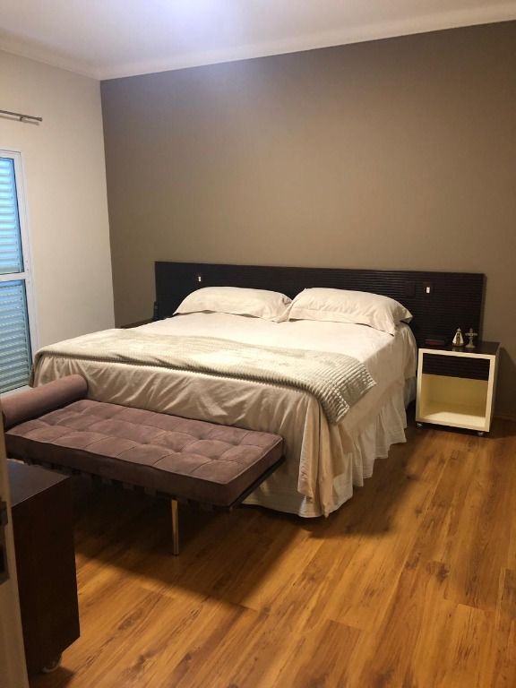 Casa de Condomínio à venda com 3 quartos, 300m² - Foto 28