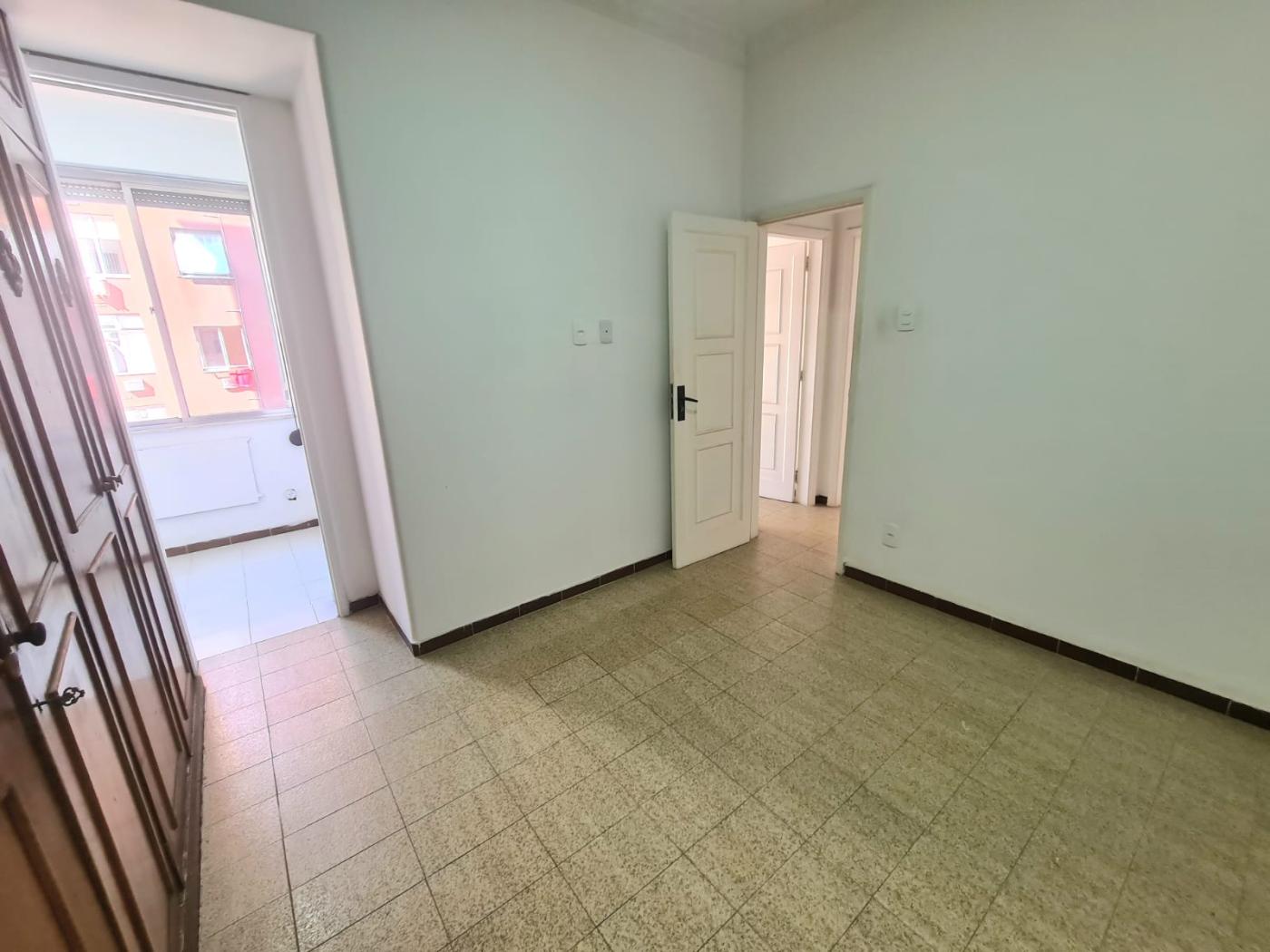 Apartamento à venda com 2 quartos, 70m² - Foto 9