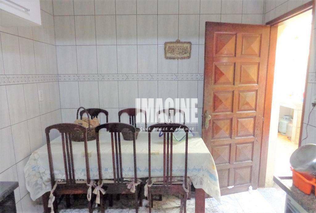 Sobrado à venda com 3 quartos, 200m² - Foto 4