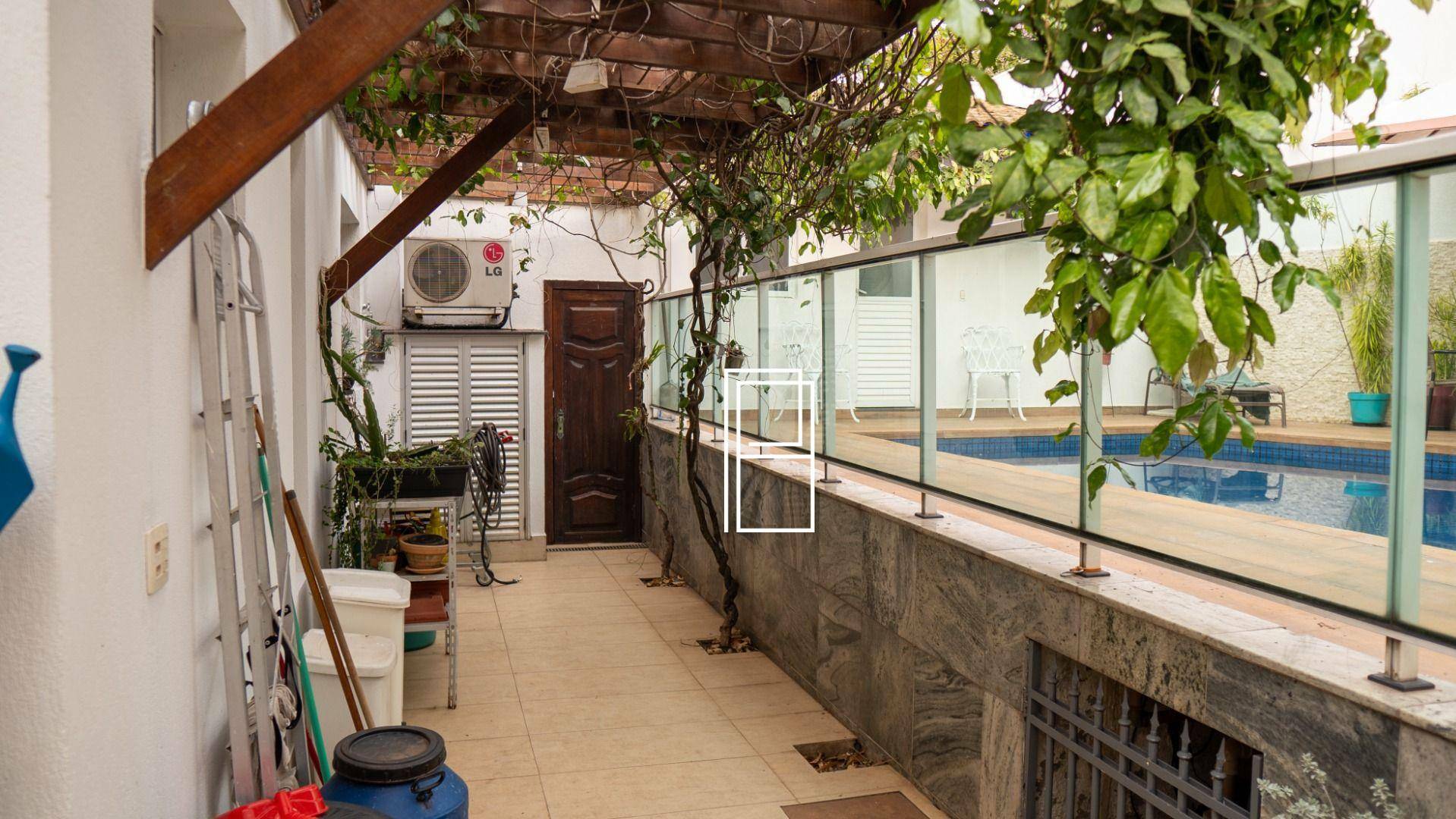 Casa à venda com 4 quartos, 300m² - Foto 8