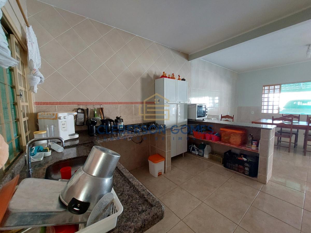 Casa à venda com 3 quartos, 250m² - Foto 6