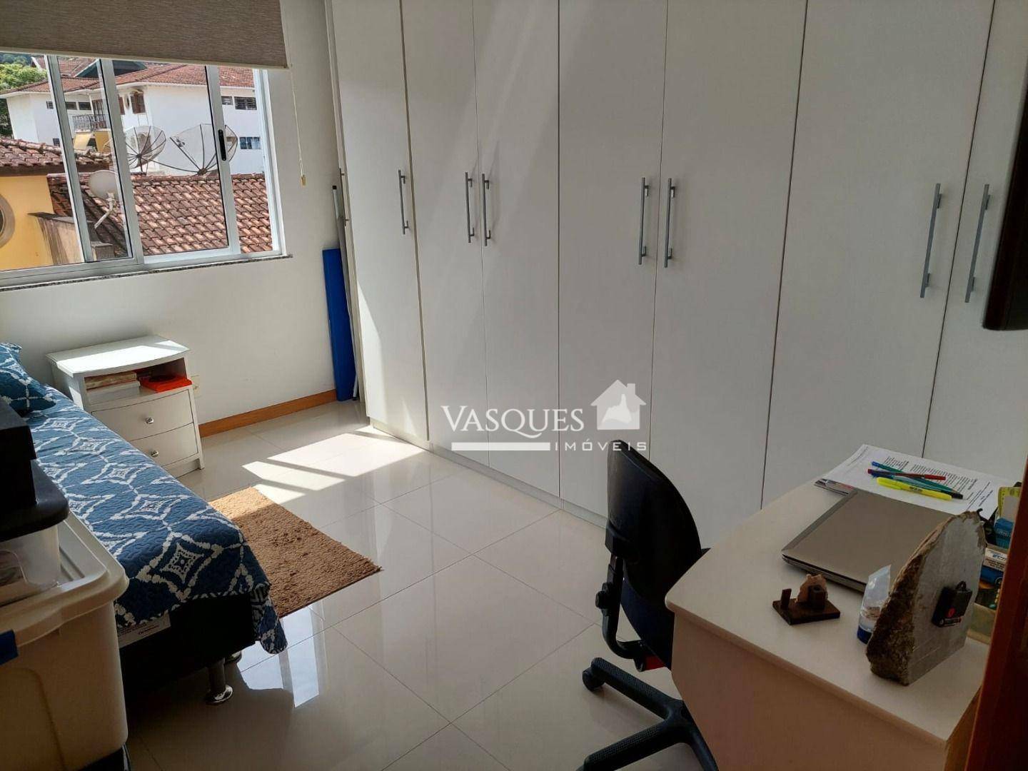 Apartamento à venda com 2 quartos, 70m² - Foto 4