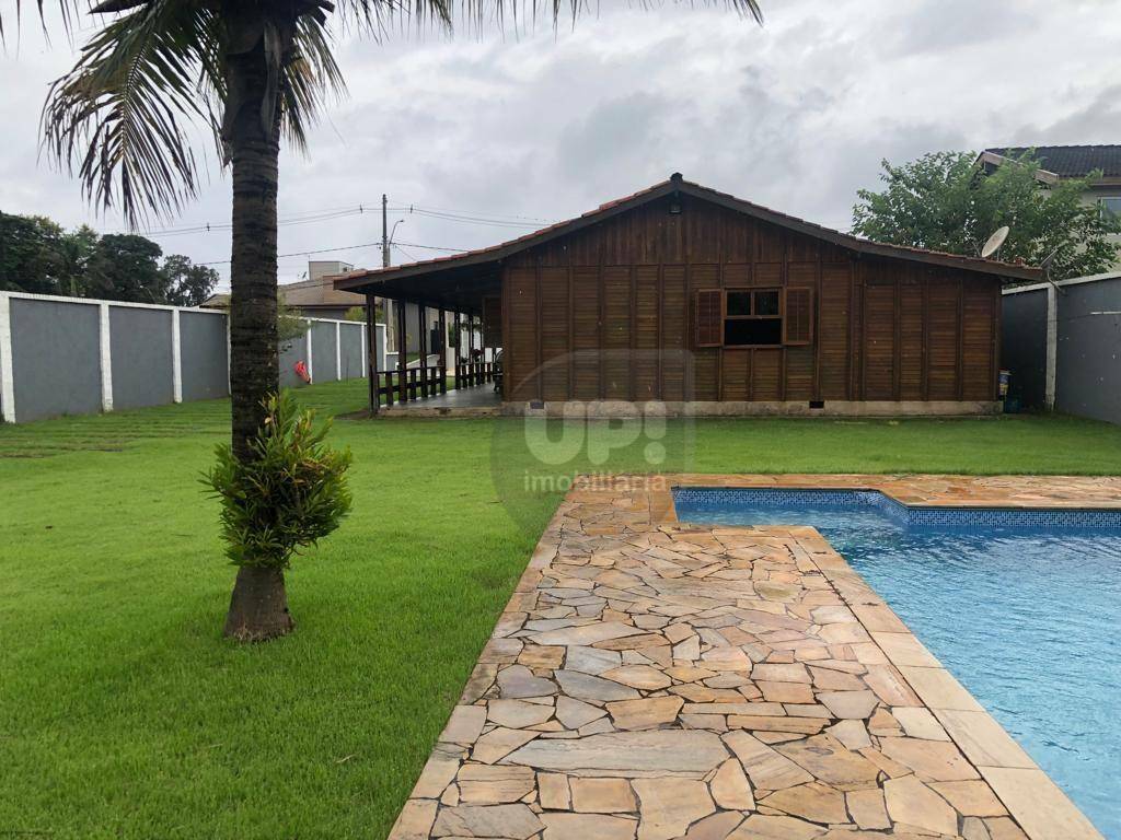 Casa de Condomínio à venda com 3 quartos, 200m² - Foto 1