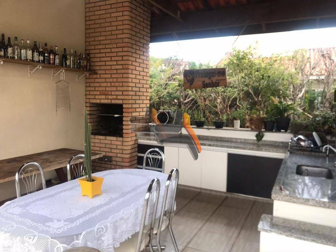 Casa de Condomínio à venda com 3 quartos, 400m² - Foto 4