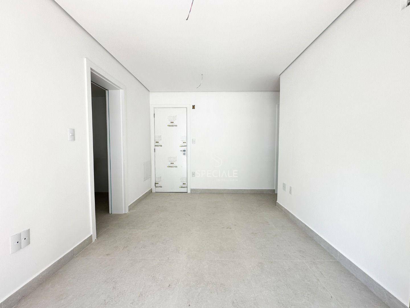 Apartamento à venda com 2 quartos, 65m² - Foto 4