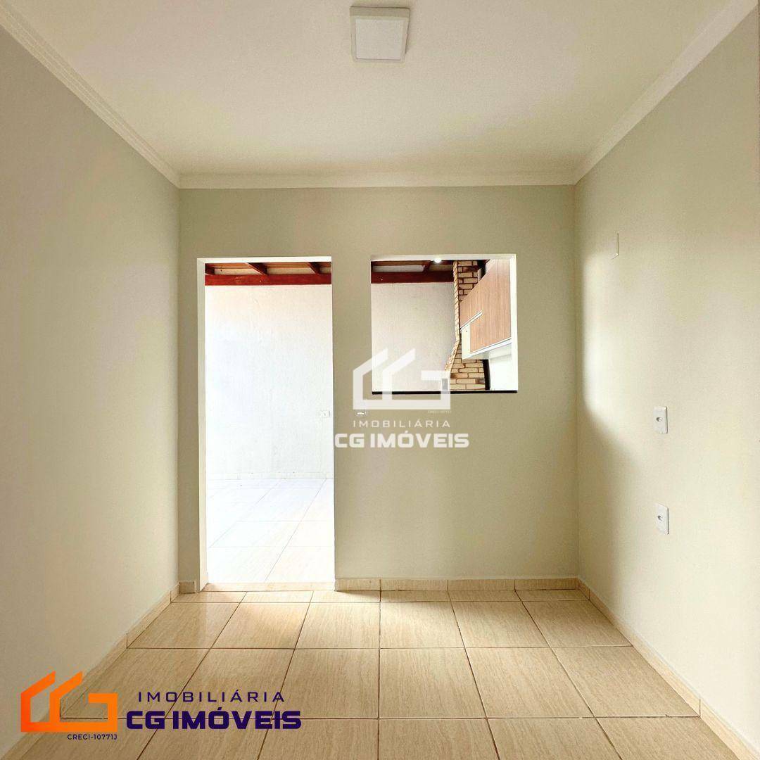 Casa à venda com 2 quartos, 41m² - Foto 4