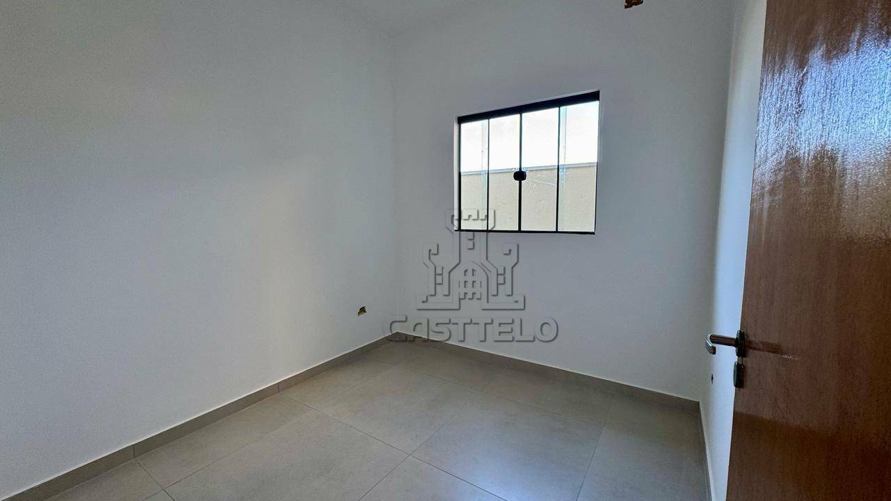 Casa à venda com 3 quartos, 77m² - Foto 5