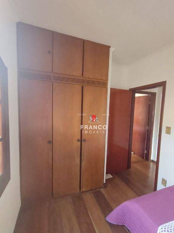 Casa à venda com 3 quartos, 157m² - Foto 3