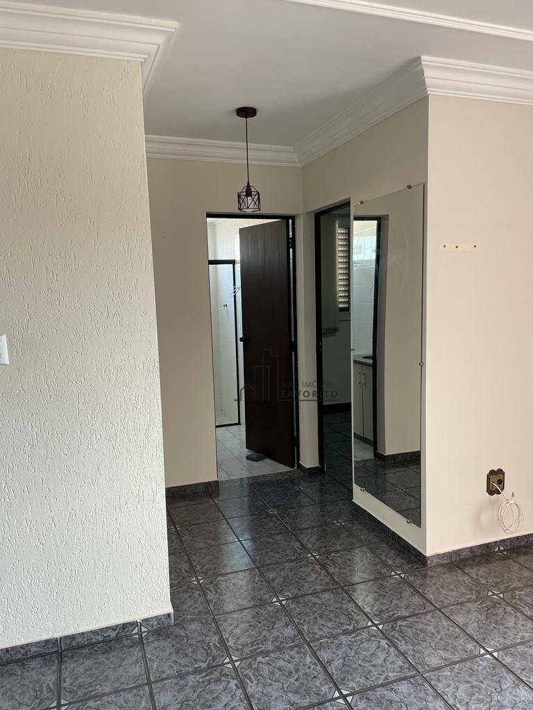 Apartamento à venda com 2 quartos, 80m² - Foto 2