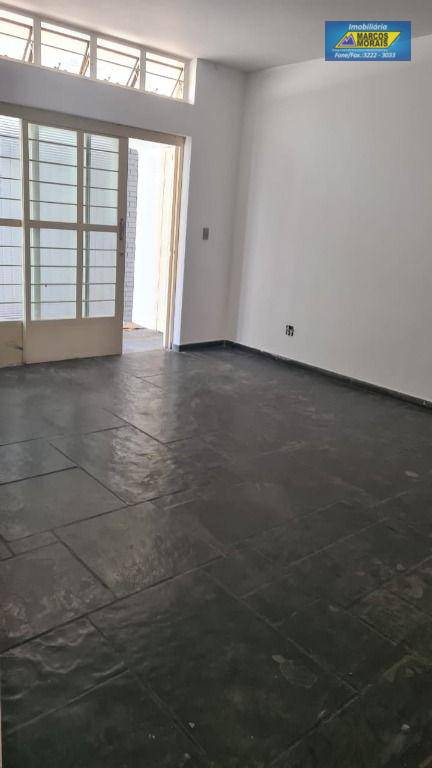 Casa à venda com 3 quartos, 220m² - Foto 18