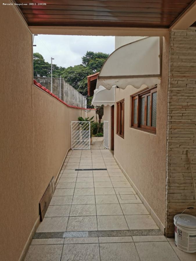 Sobrado à venda com 4 quartos, 250m² - Foto 23